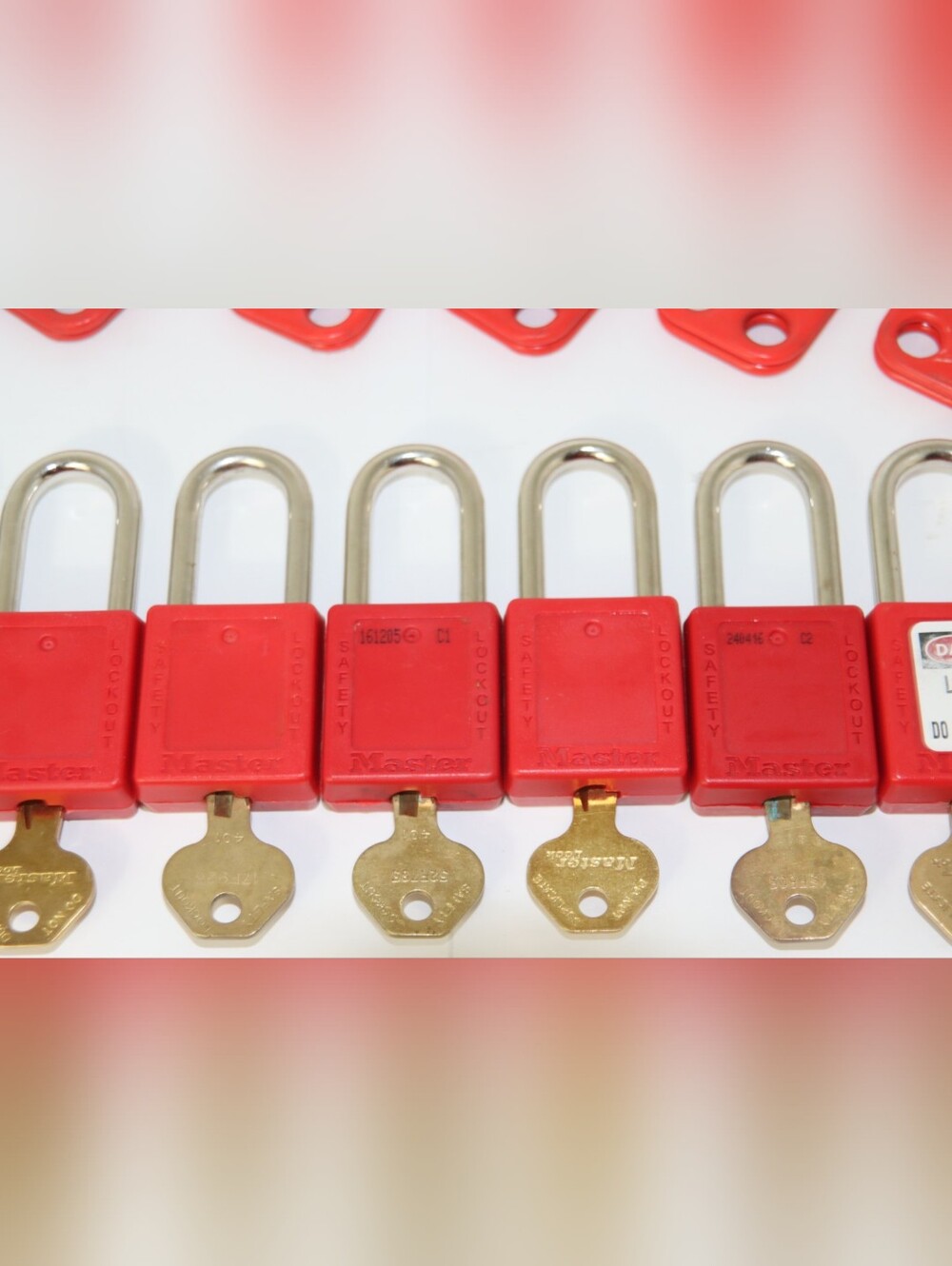 MasterLock Lock Out Tags - Picture 5 of 9